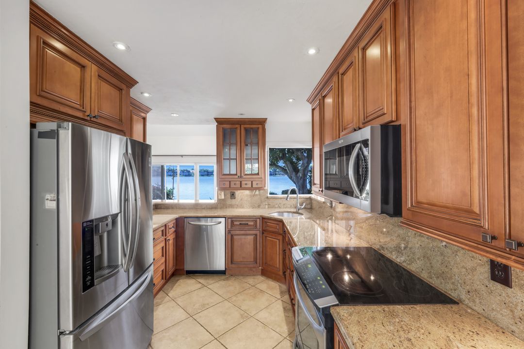 2626 Sailors Way, Naples, FL 34109