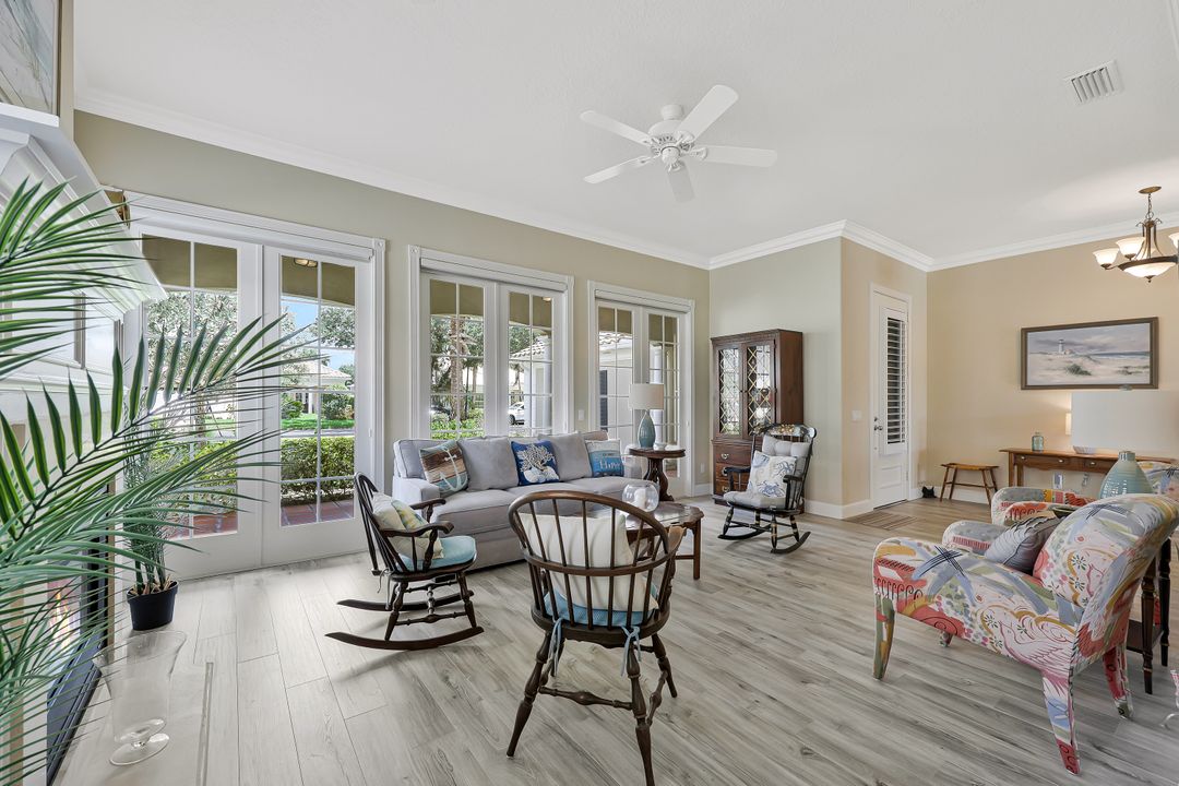 3964 Upolo Ln, Naples, FL 34119