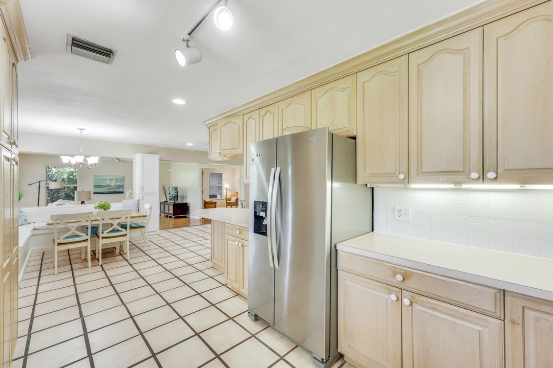 131 Cajeput Dr, Naples, FL 34108