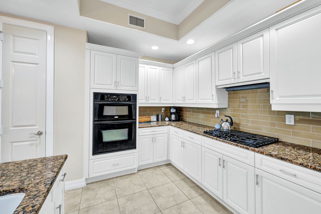 10721 Mirasol Dr #205, Miromar Lakes, FL 33913