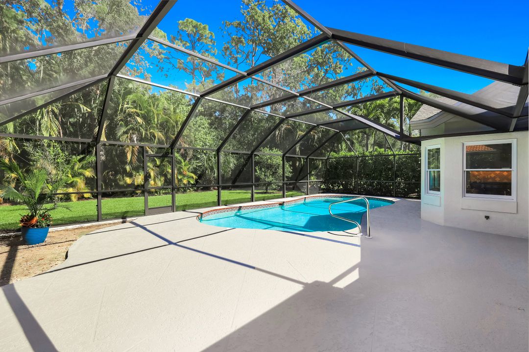 547 Cormorant Cove, Naples, FL 34113