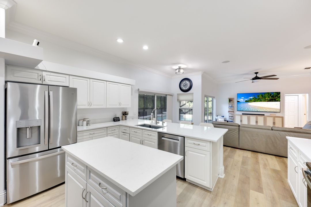 7500 Woodland Bend Cir, Fort Myers, FL 33912