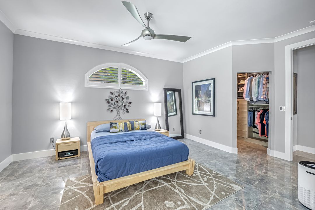 8844 Ventura Way, Naples, FL 34109