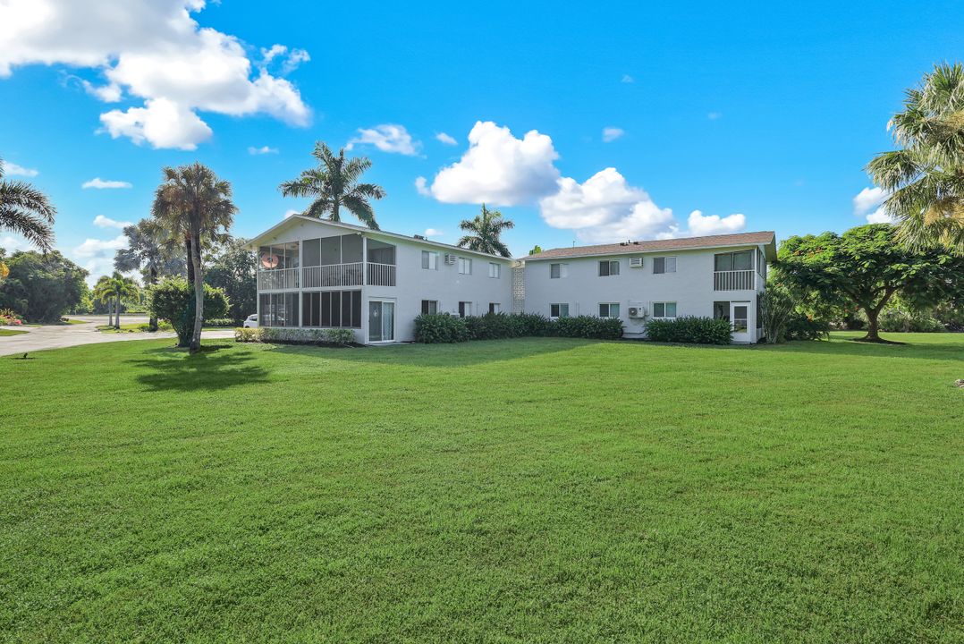 8148 Country Rd #101, Fort Myers, FL 33919