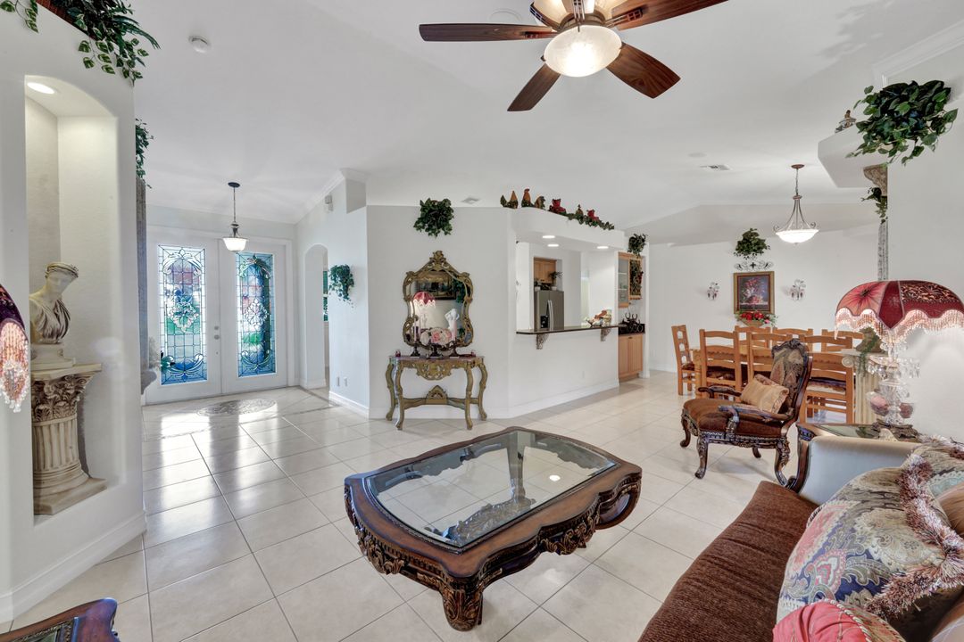 2001 NE 15th Ave, Cape Coral, FL 33909