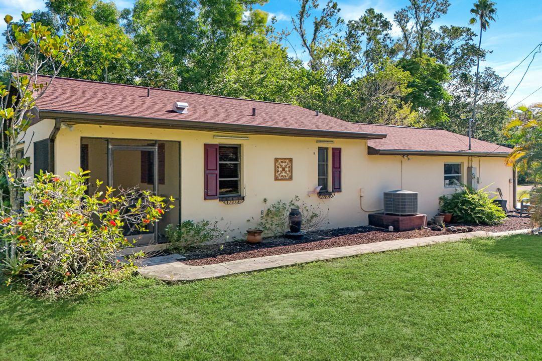 23 Center St, Naples, FL 34108