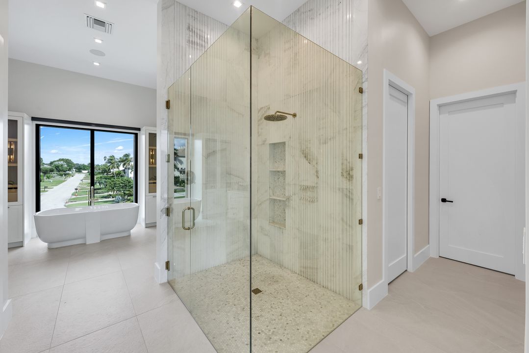 348 Seagull Ave, Naples, FL 34108