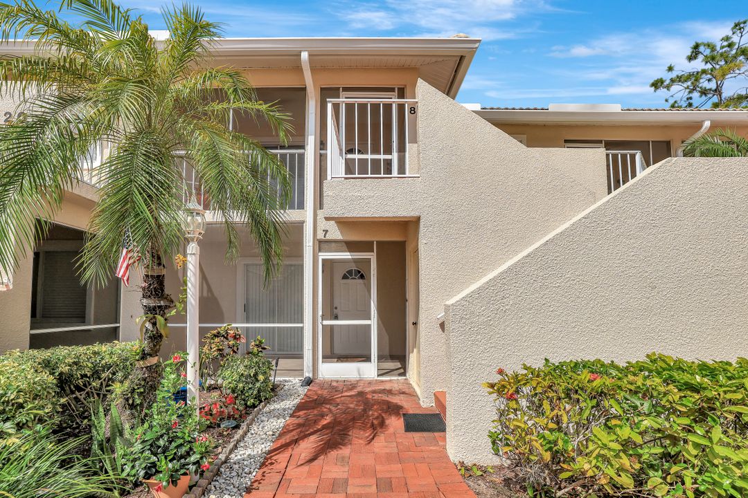 2420 Hidden Lake Dr #8, Naples, FL 34112