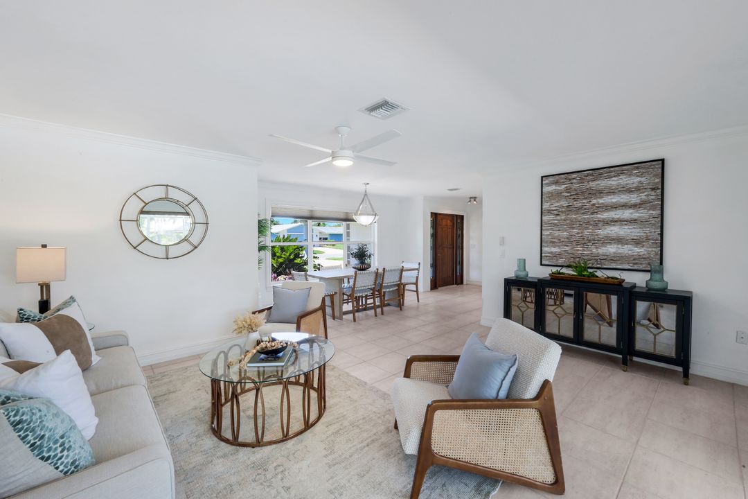 675 Pompano Dr, Naples, FL 34110