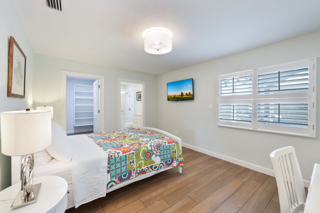 2218 Kings Lake Blvd, Naples, FL 34112