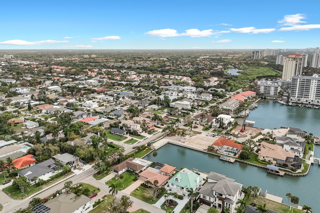480 Oak Ave, Naples, FL 34108