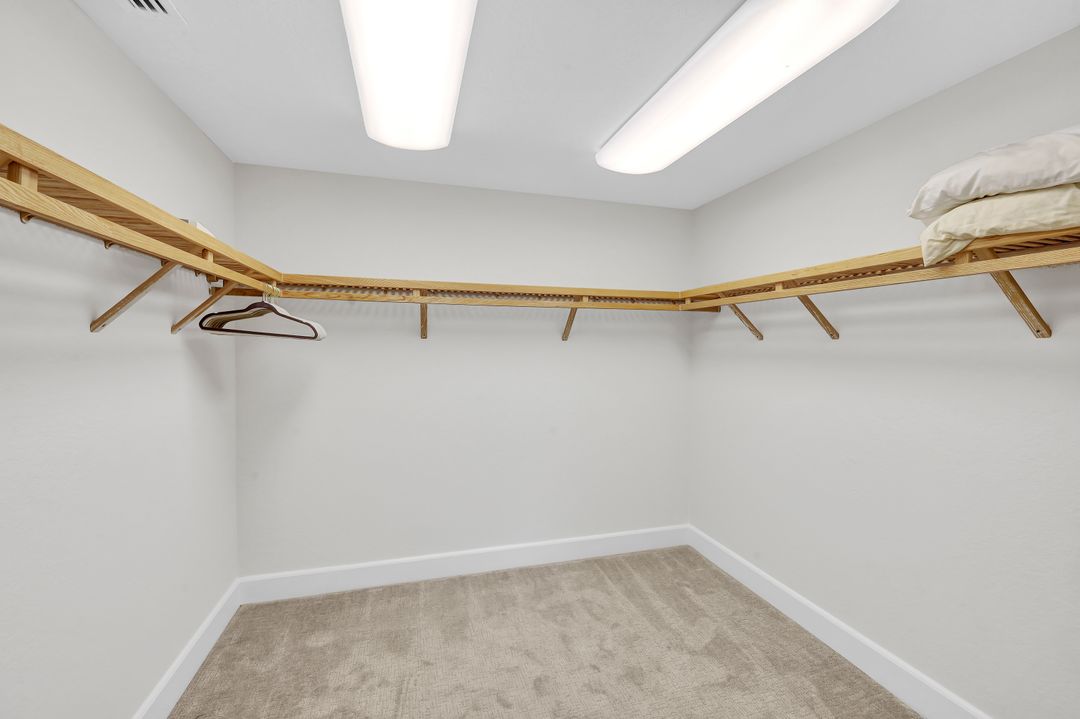 172 Indies Dr E #102, Naples, FL null