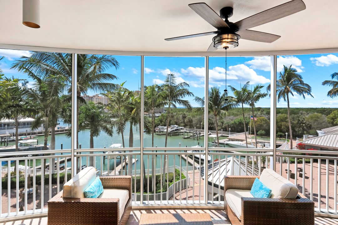 13675 Vanderbilt Dr #406, Naples, FL 34110