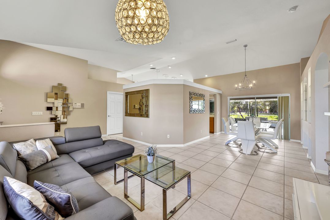 1046 SW 57th St, Cape Coral, FL 33914