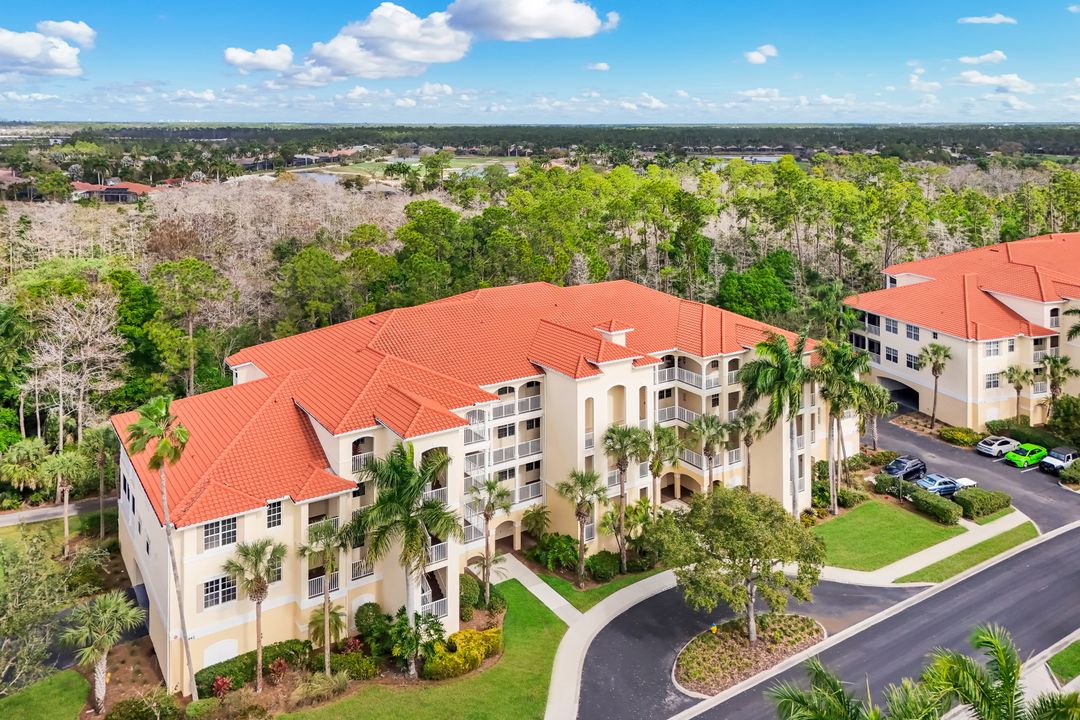 4843 Hampshire Ct #105, Naples, FL 34112