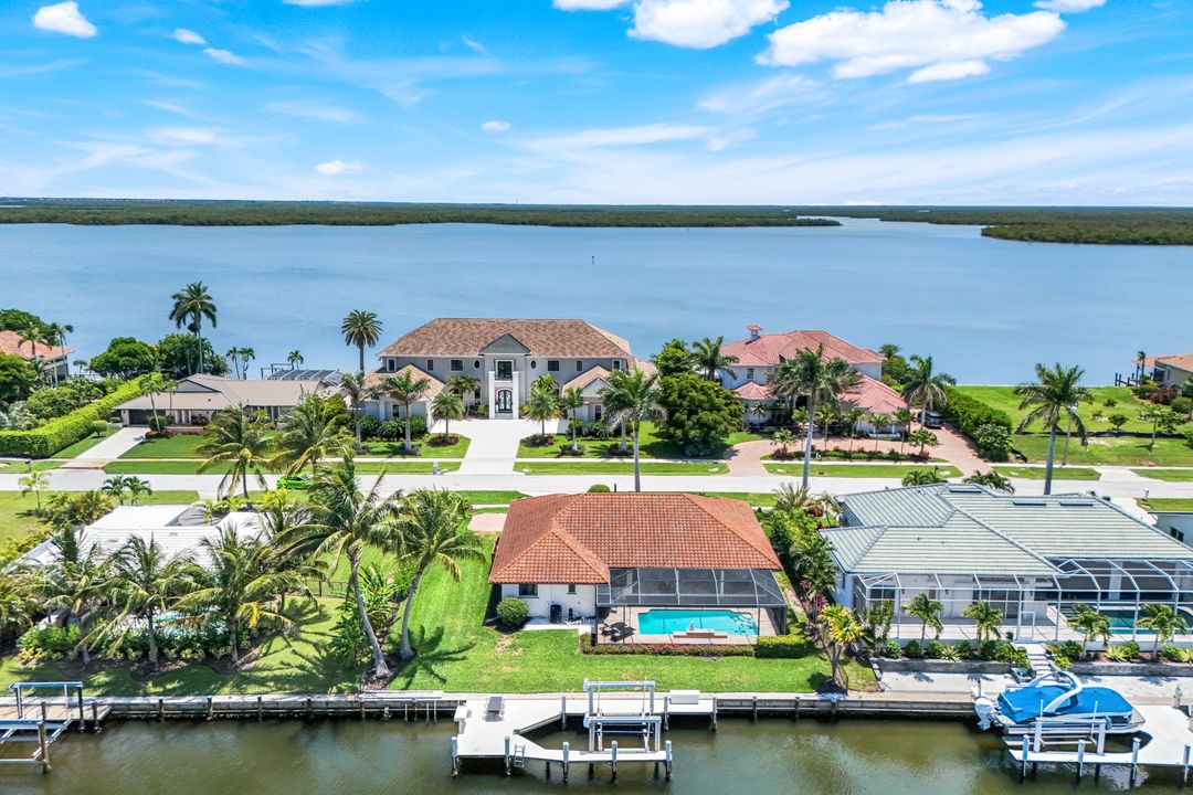 284 Polynesia Ct, Marco Island, FL 34145