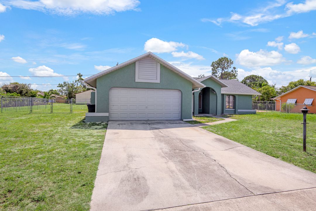 17409 Delaware Rd, Fort Myers, FL 33967