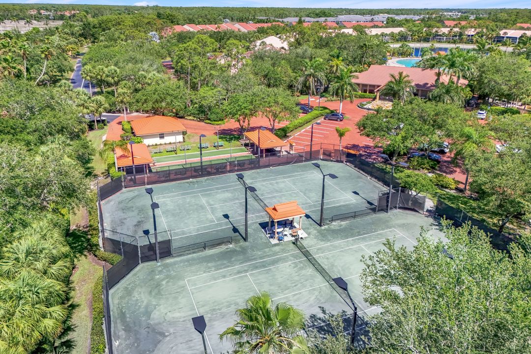 2365 Hidden Lake Dr #9, Naples, FL 34112