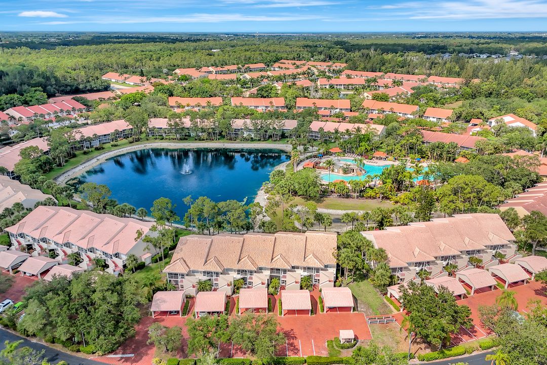 2420 Hidden Lake Dr #8, Naples, FL 34112