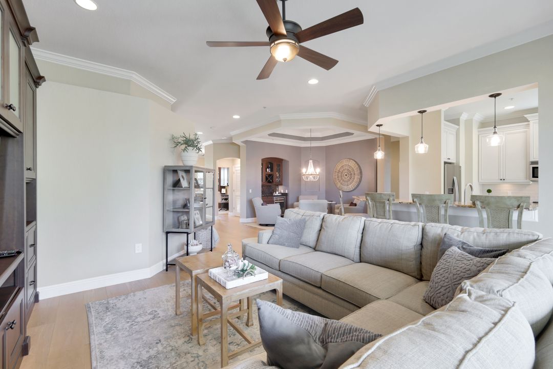 9201 Quartz Ln #201, Naples, FL 34120