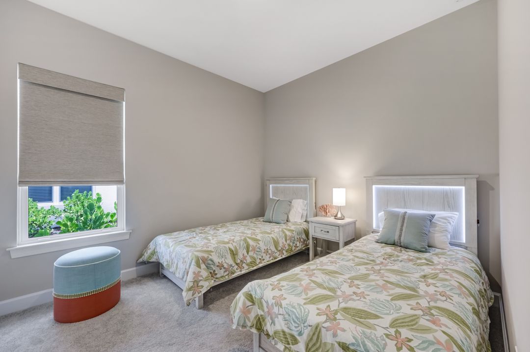 15804 Derna St, Naples, FL 34114