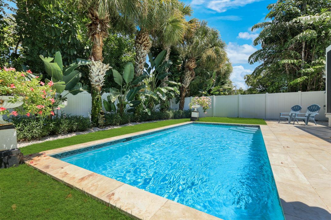 1063 Frank Whiteman Blvd, Naples, FL 34103