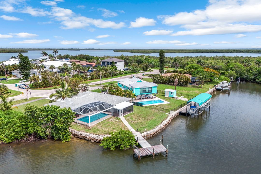 401 Capri Blvd, Naples, FL 34113