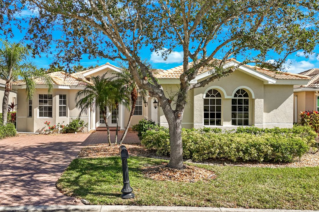 28251 L Burton Fletcher Ct, Bonita Springs, FL 34135