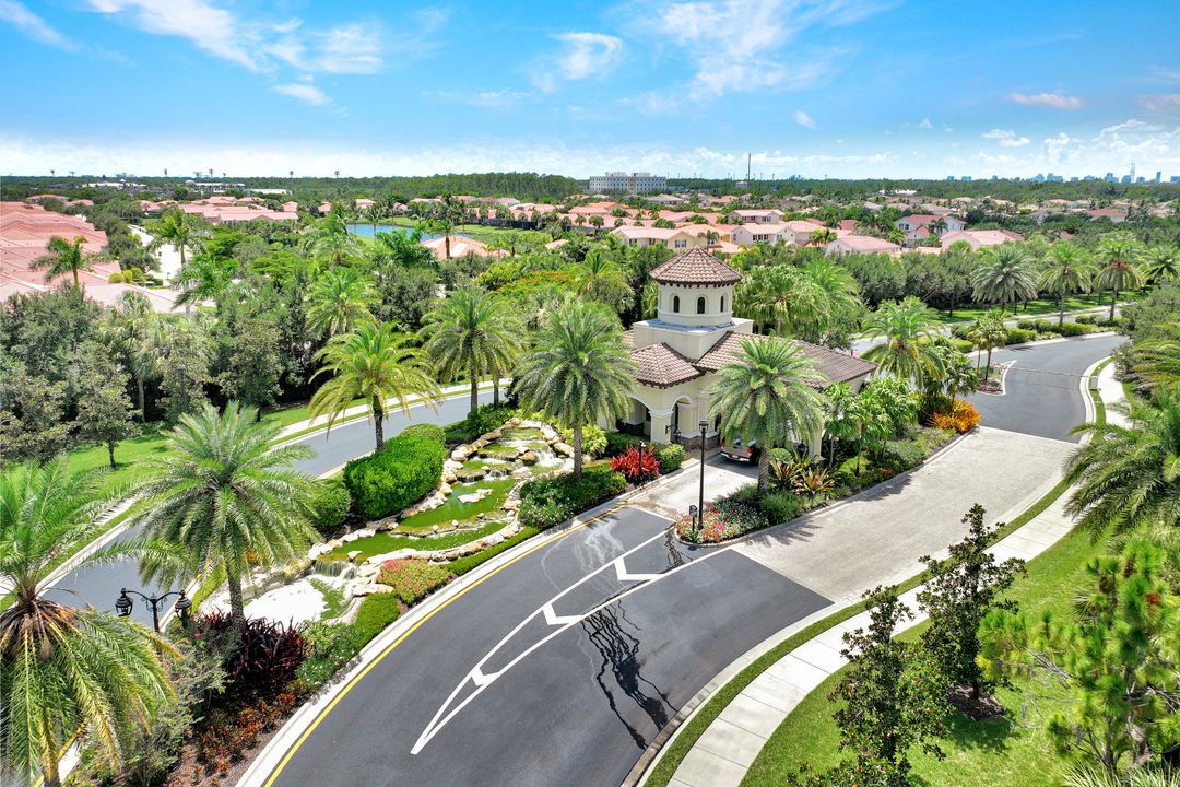 13750 Callisto Ave, Naples, FL 34109