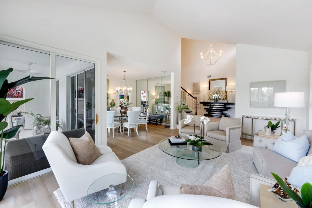 211 Via Napoli, Naples, FL 34105