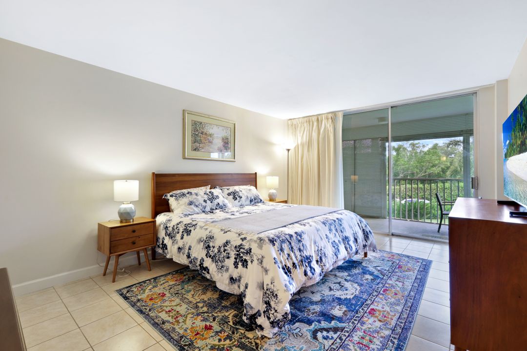 3 Bluebill Ave #206, Naples, FL 34108