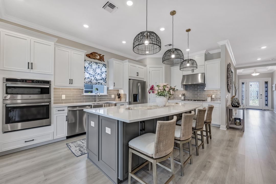 15804 Derna St, Naples, FL 34114