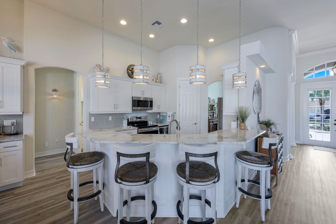 910 Montego Ct, Marco Island, FL 34145