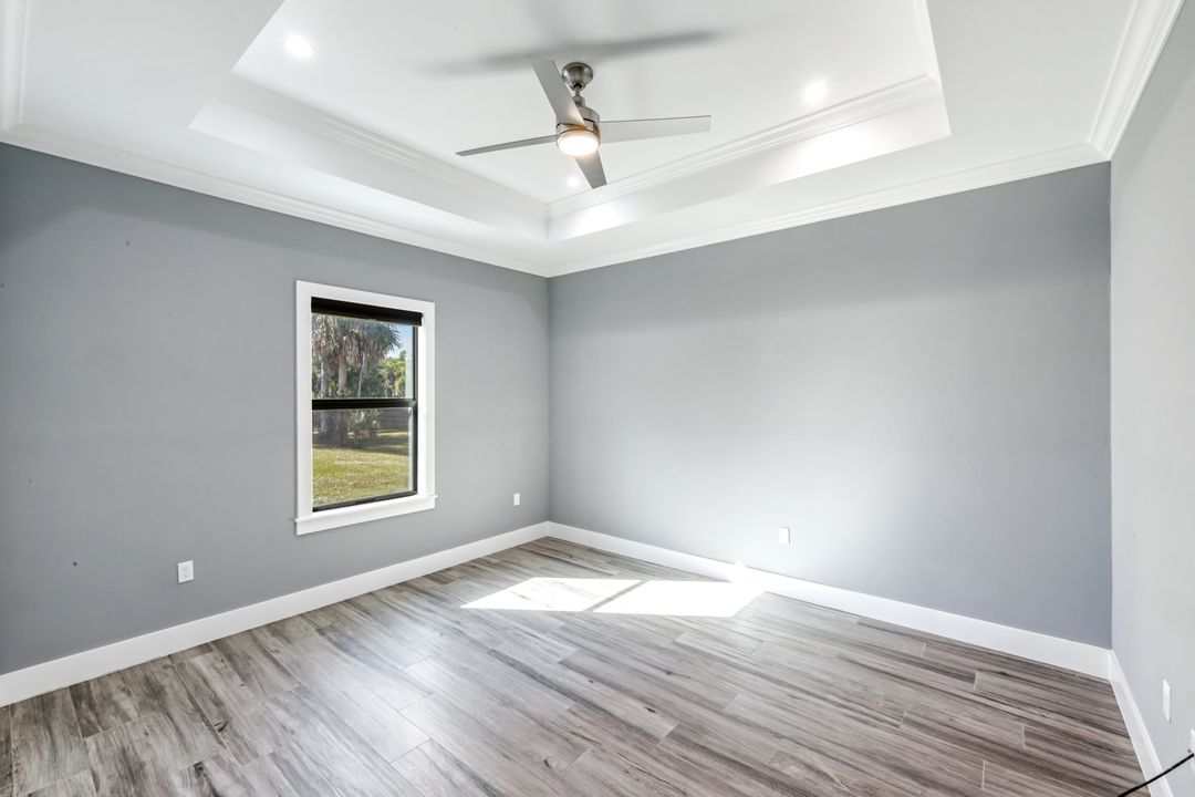 141 20th Ave NW, Naples, FL 34120