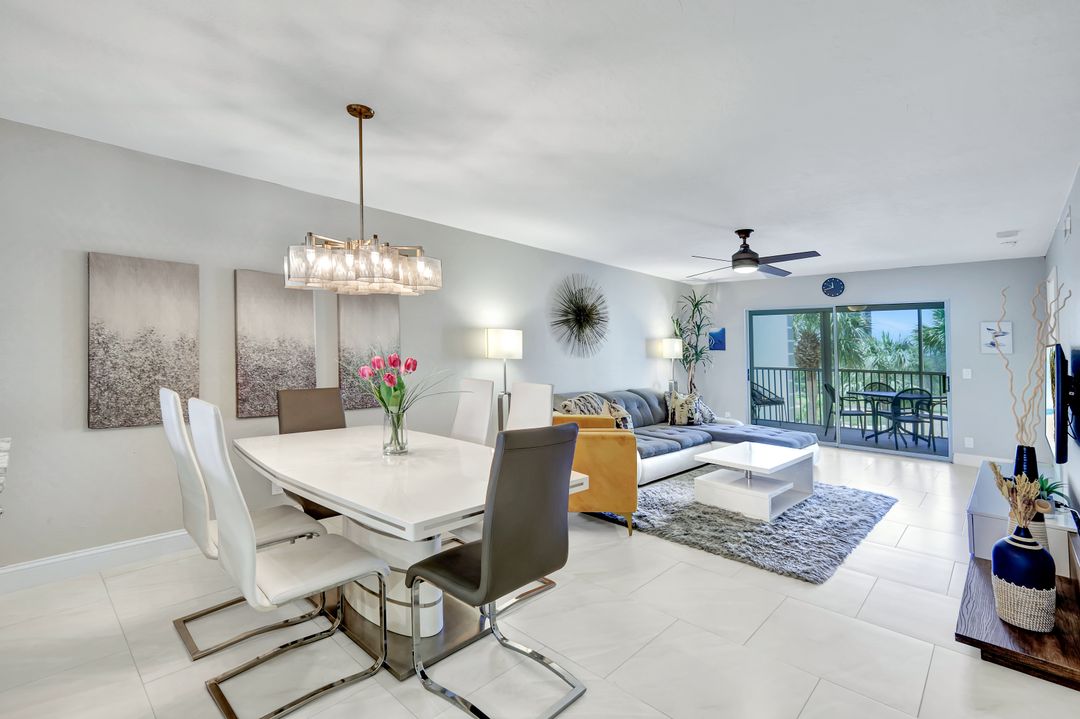 360 Horse Creek Dr #307, Naples, FL 34110