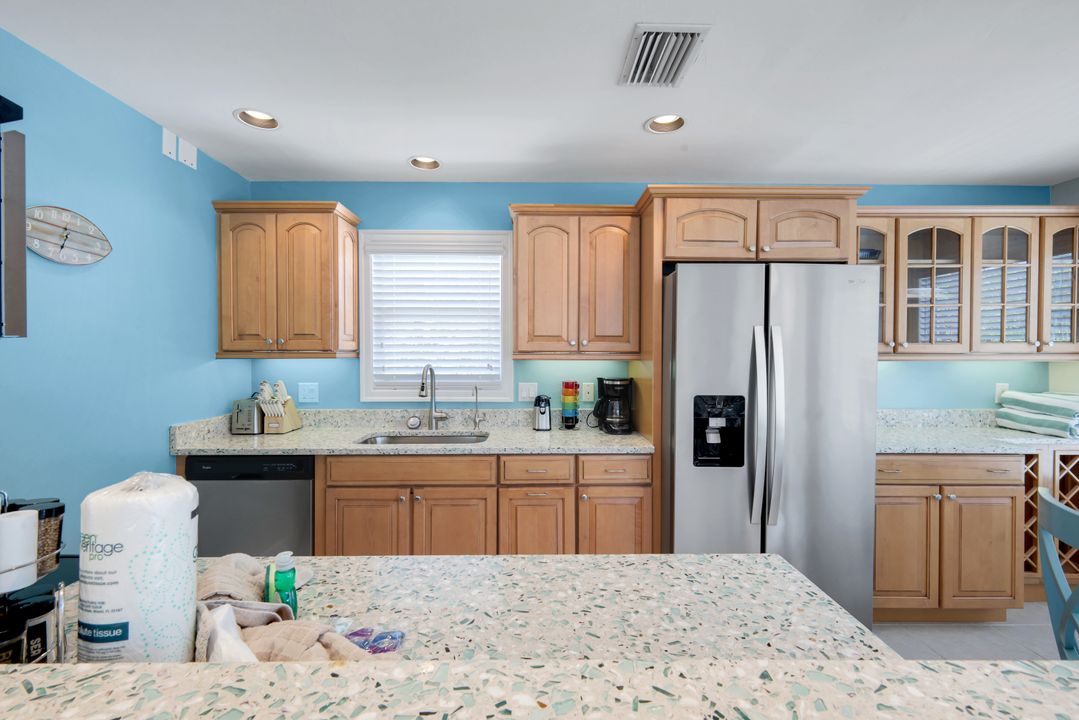 6126 Castaways Ln, Sanibel, FL 33957