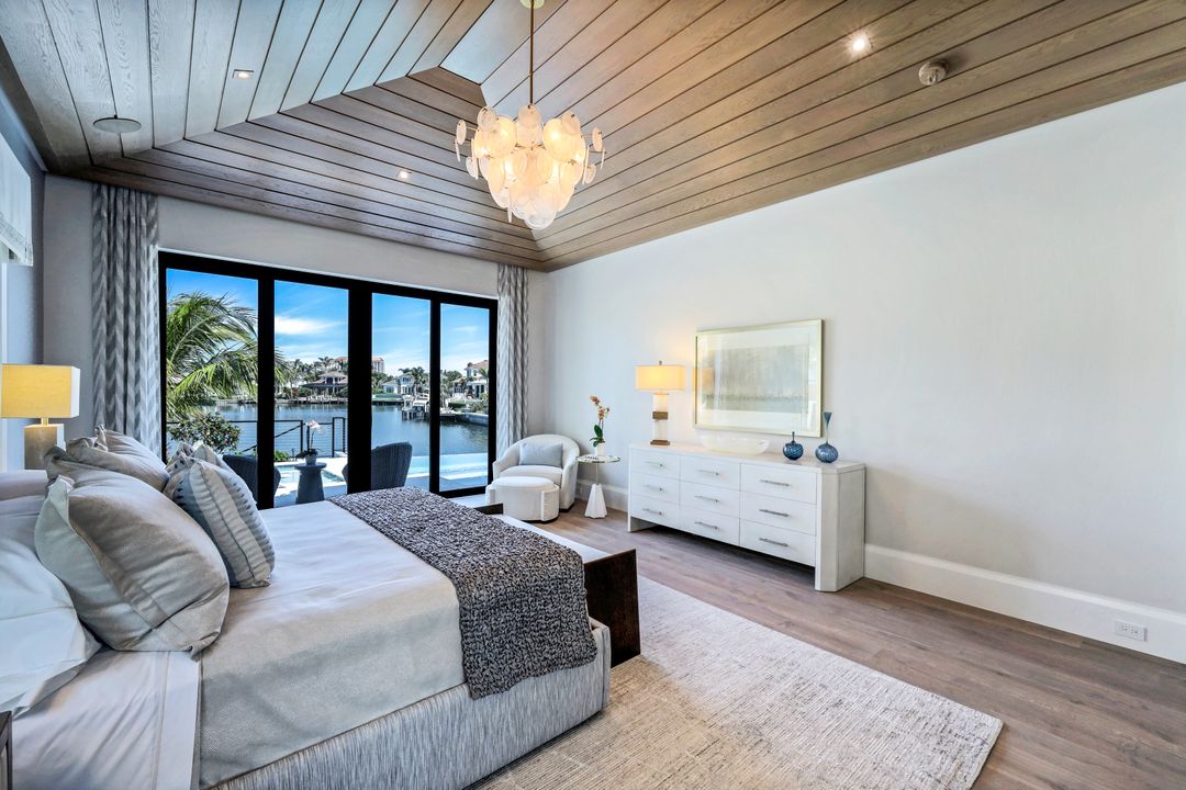 403 Neapolitan Way, Naples, FL 34103