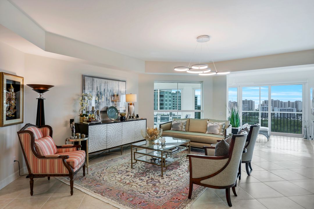 295 Grande Way #801, Naples, FL 34110