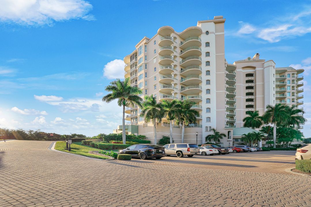 4811 Island Pond Ct #302, Bonita Springs, FL 34134