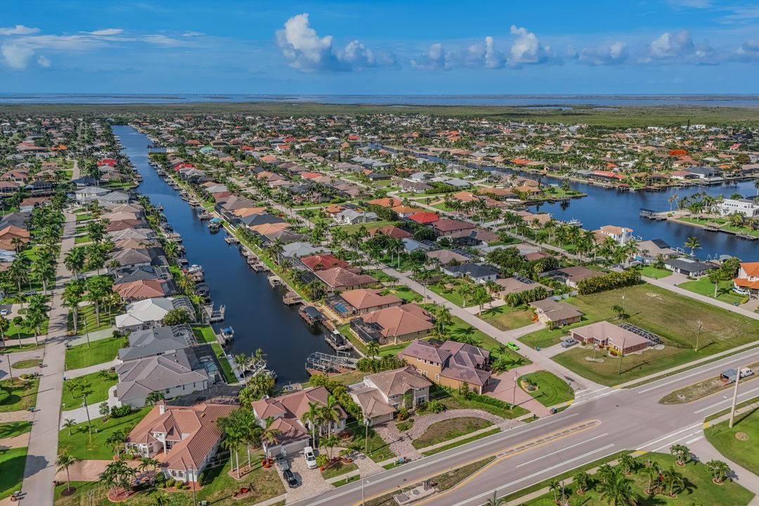2502 Cape Coral Pkwy W, Cape Coral, FL 33914