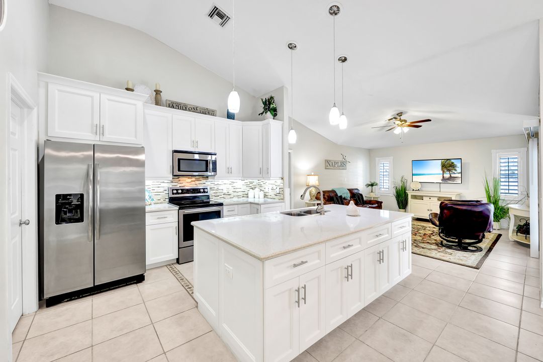 731 25th St SW, Naples, FL 34117