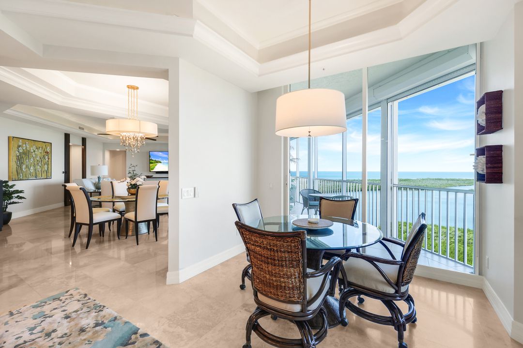 295 Grande Way #1505, Naples, FL 34110