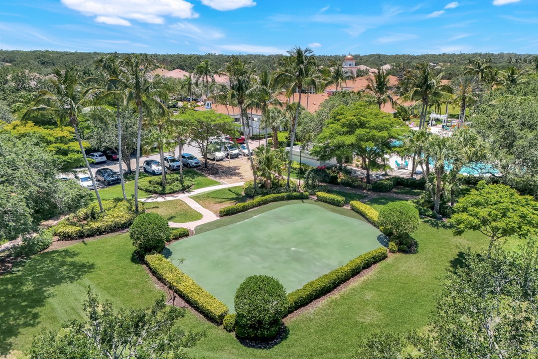 4362 Queen Elizabeth Way, Naples, FL 34119