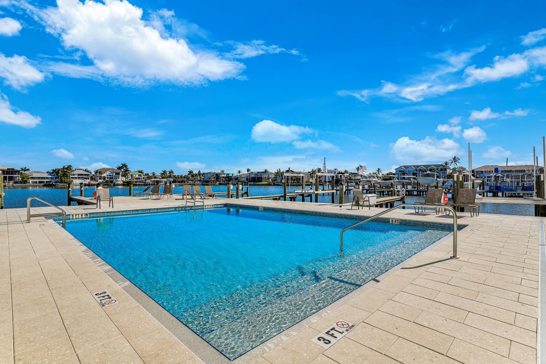 271 Southbay Dr #240, Naples, FL 34108