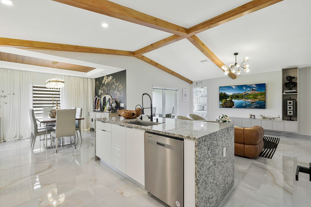 2003 NE 6th Ave, Cape Coral, FL 33909