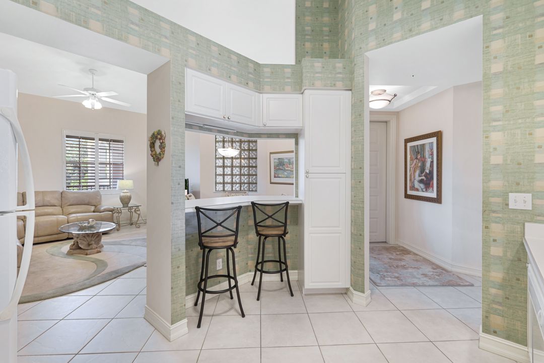795 Bentwater Cir #202, Naples, FL 34108