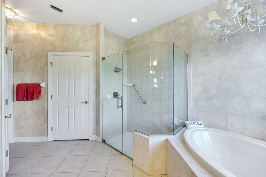 4805 Shinnecock Hills Ct #102, Naples, FL 34112