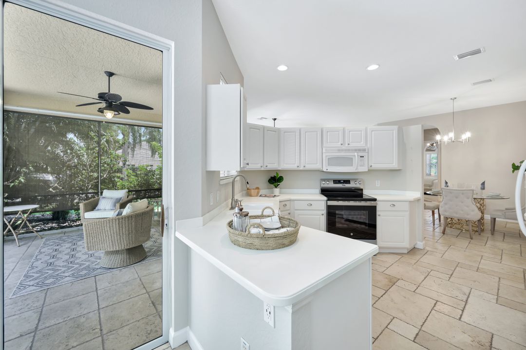 6119 Manchester Pl, Naples, FL 34110