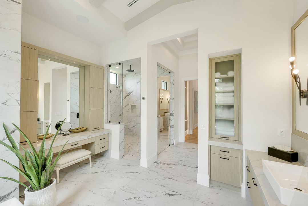 767 Park Shore Dr, Naples, FL 34103