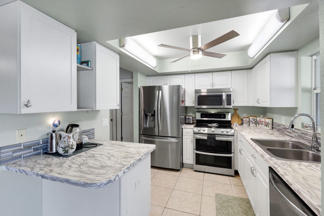 410 SW 7th Ct, Cape Coral, FL 33991